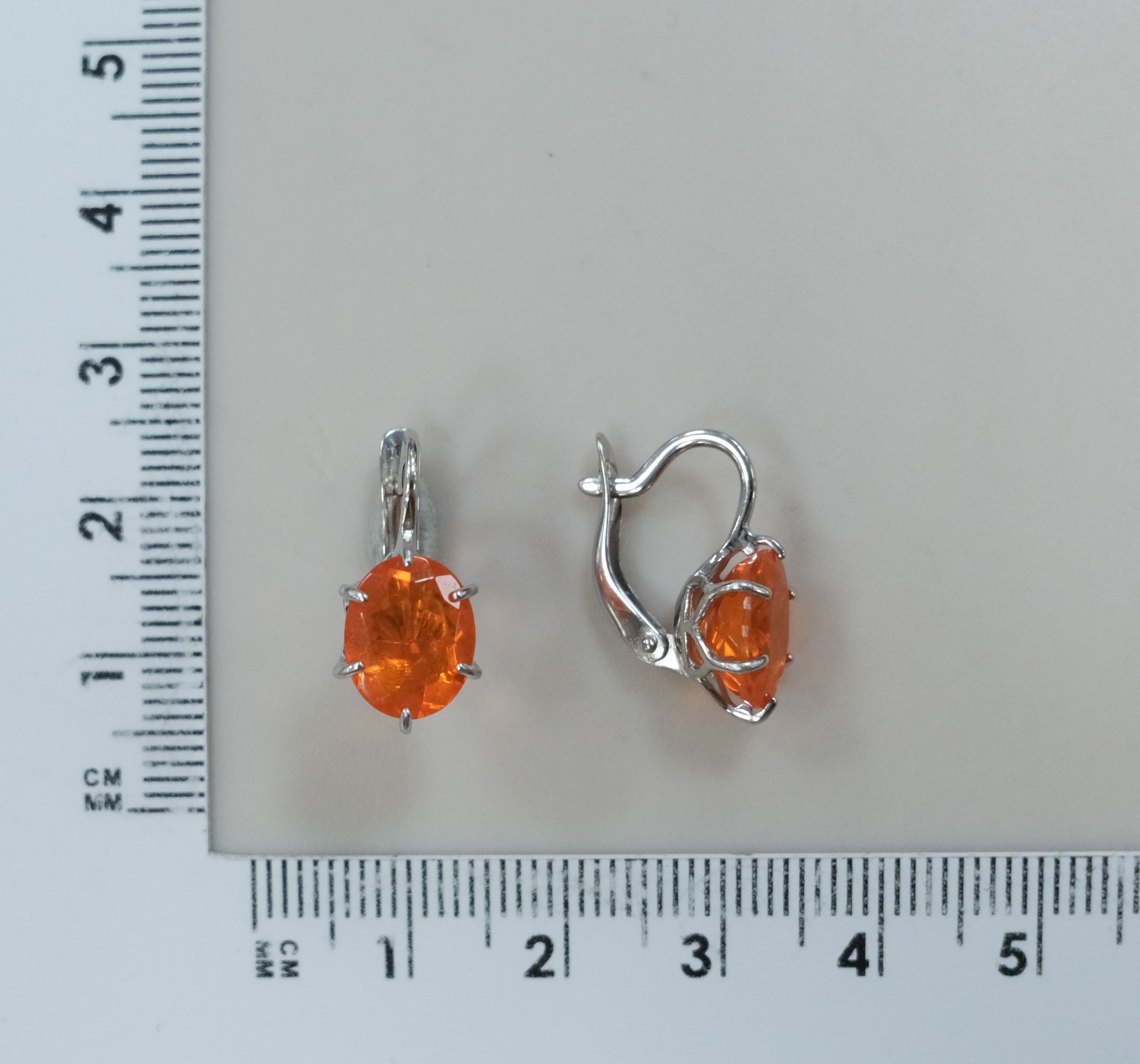 Серебряные серьги с огненными опалами